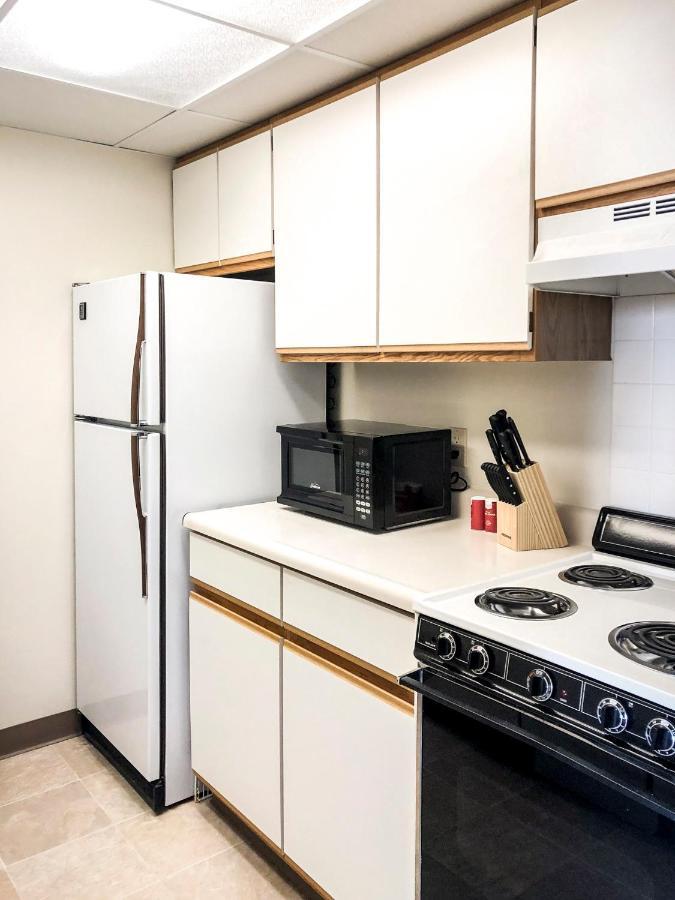 Short Term Rentals At The Park At Trowbridge Senior Community Southfield Exteriör bild