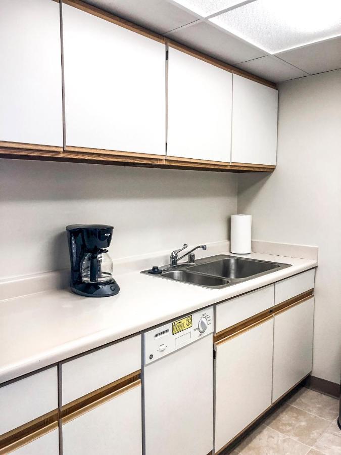 Short Term Rentals At The Park At Trowbridge Senior Community Southfield Exteriör bild