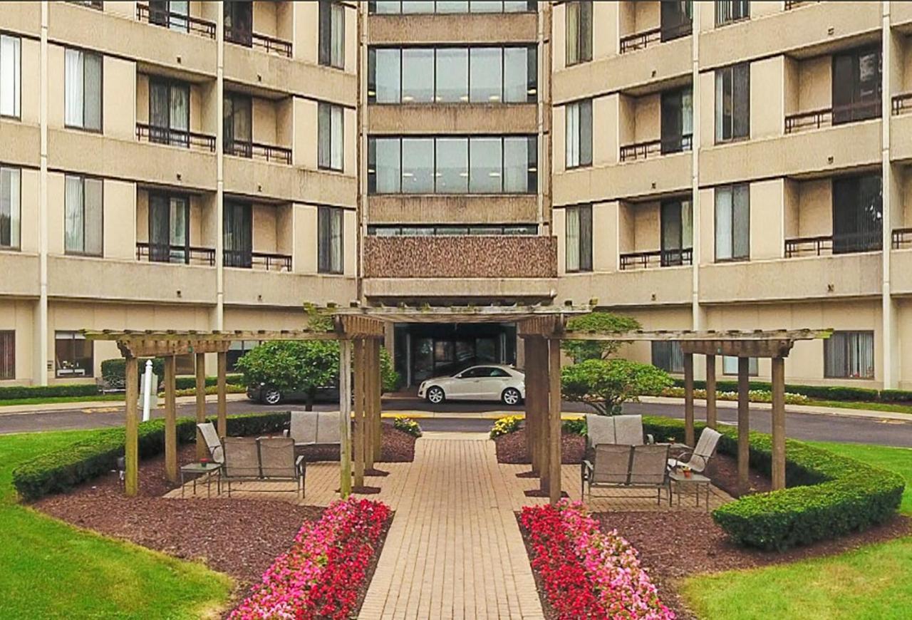 Short Term Rentals At The Park At Trowbridge Senior Community Southfield Exteriör bild