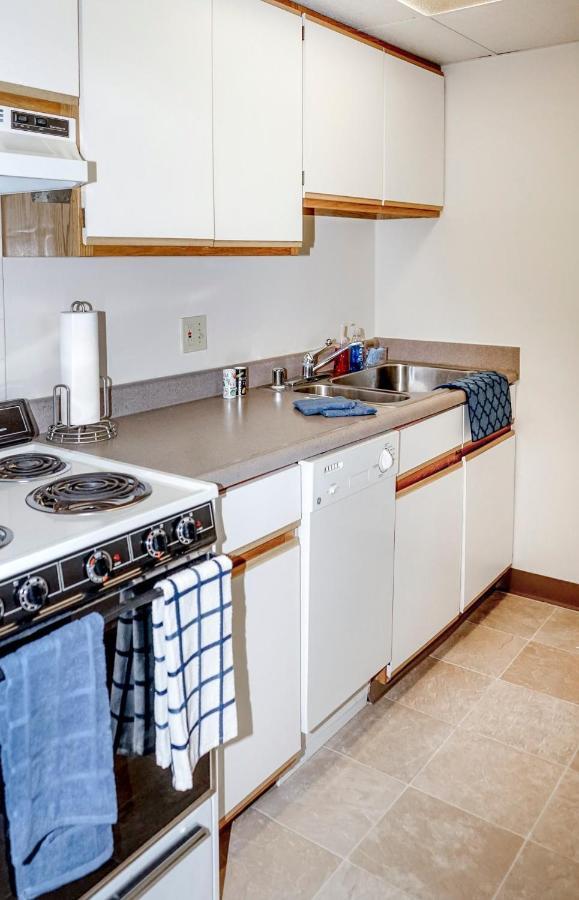 Short Term Rentals At The Park At Trowbridge Senior Community Southfield Exteriör bild
