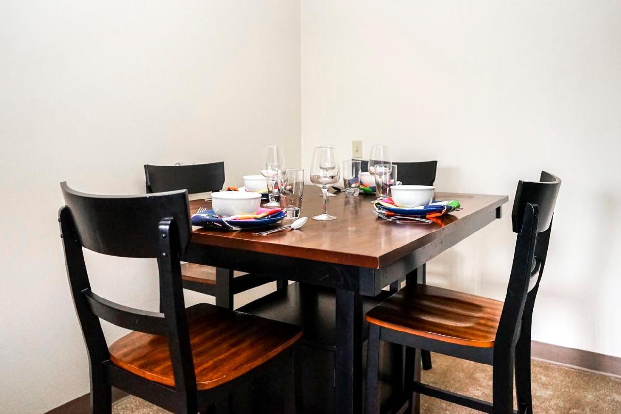 Short Term Rentals At The Park At Trowbridge Senior Community Southfield Exteriör bild