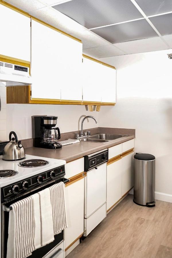 Short Term Rentals At The Park At Trowbridge Senior Community Southfield Exteriör bild