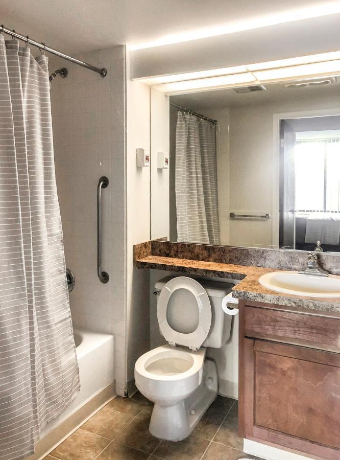 Short Term Rentals At The Park At Trowbridge Senior Community Southfield Exteriör bild