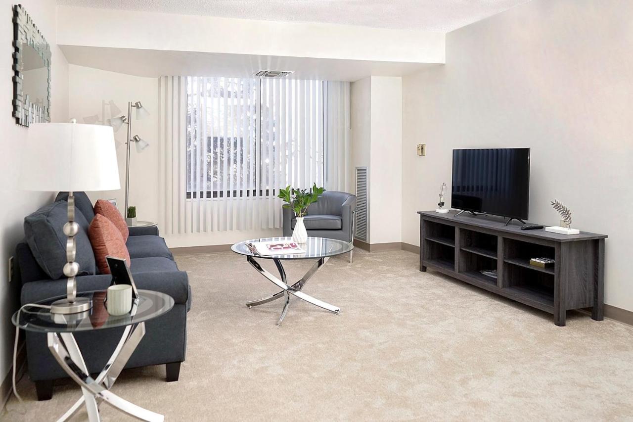 Short Term Rentals At The Park At Trowbridge Senior Community Southfield Exteriör bild