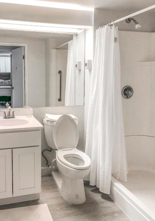 Short Term Rentals At The Park At Trowbridge Senior Community Southfield Exteriör bild